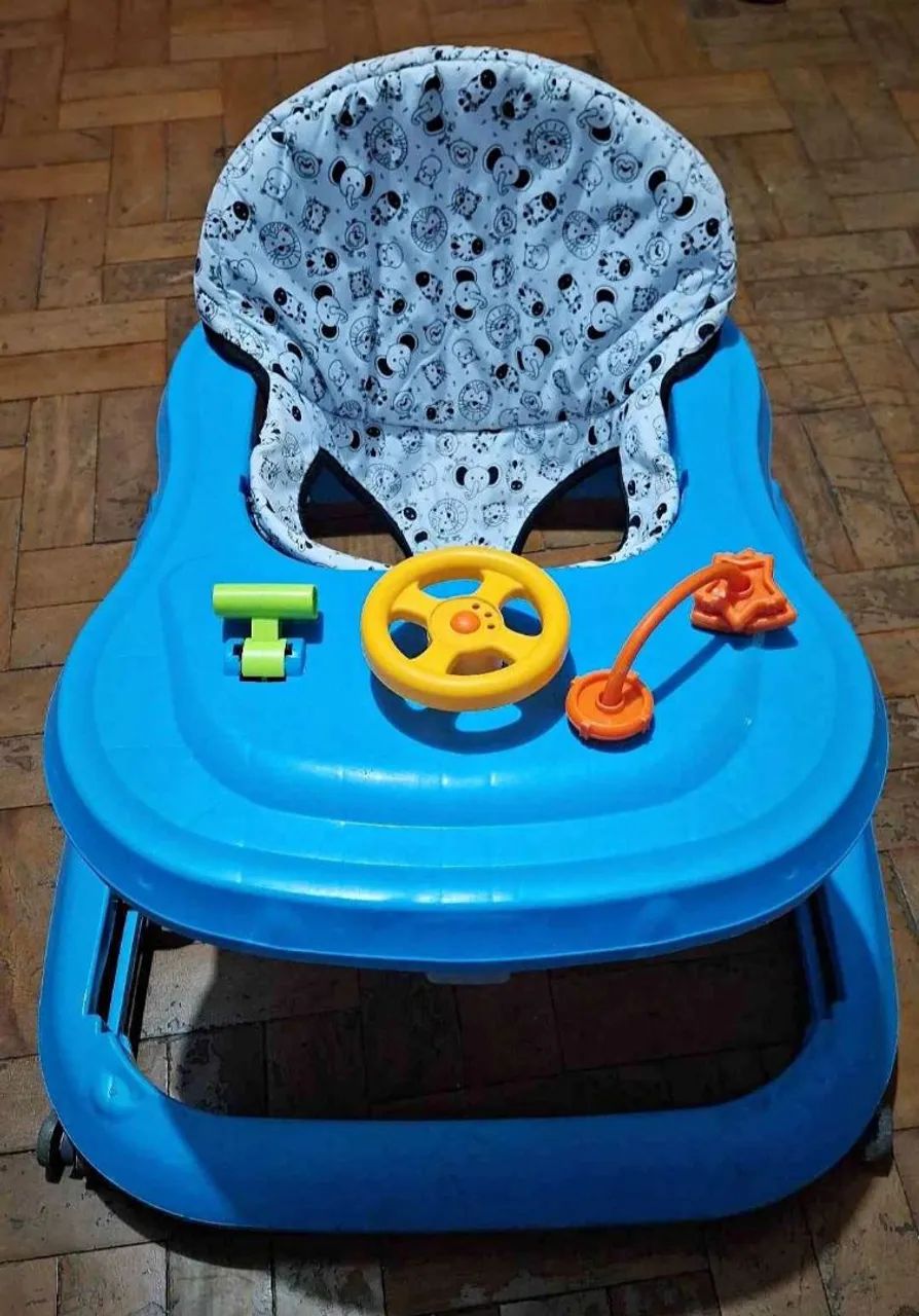 VENDE-SE ANDADOR DE BEBÊ
