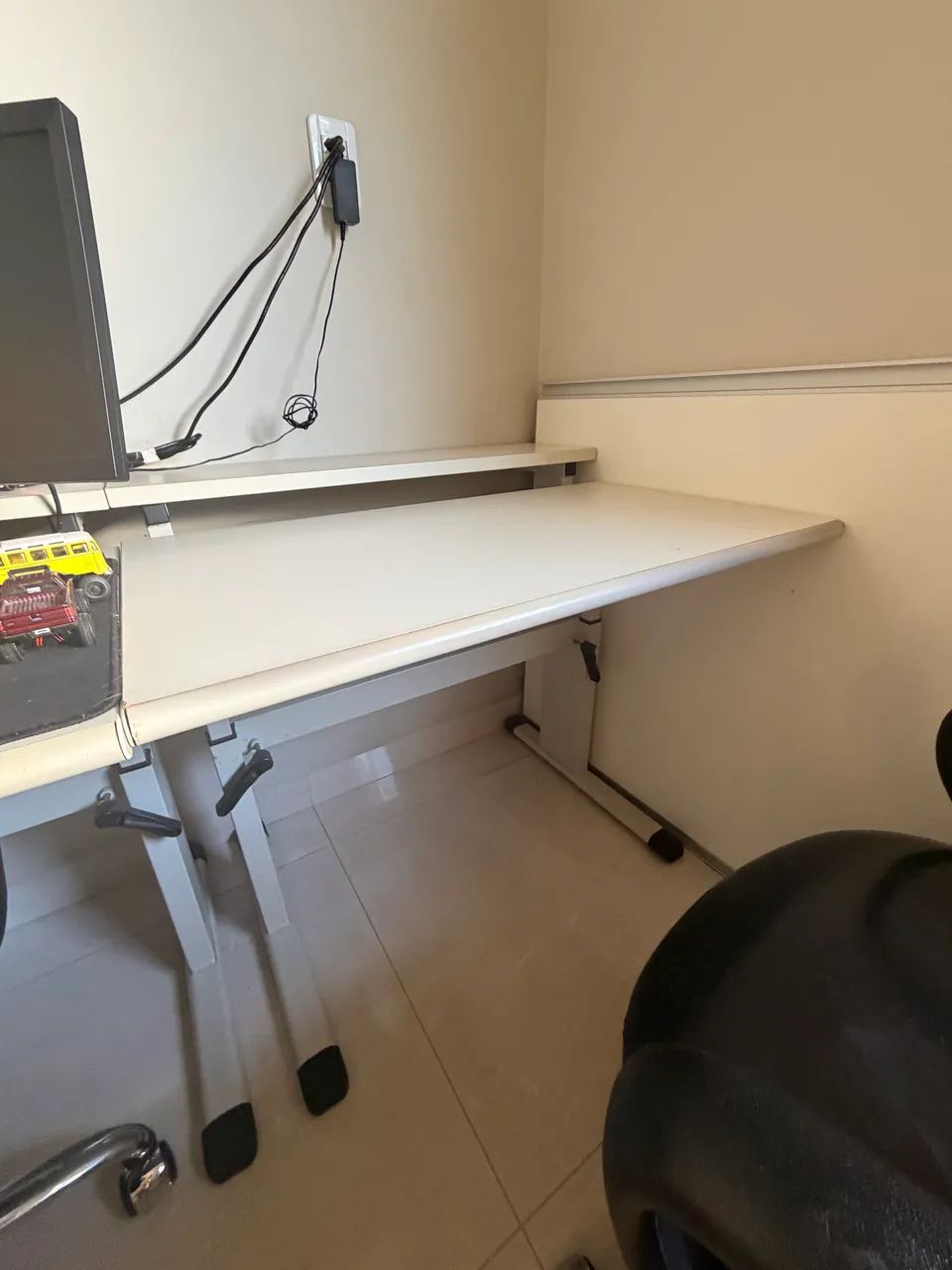 Mesa ergonômica com regulagem de altura para home office - Foto 4