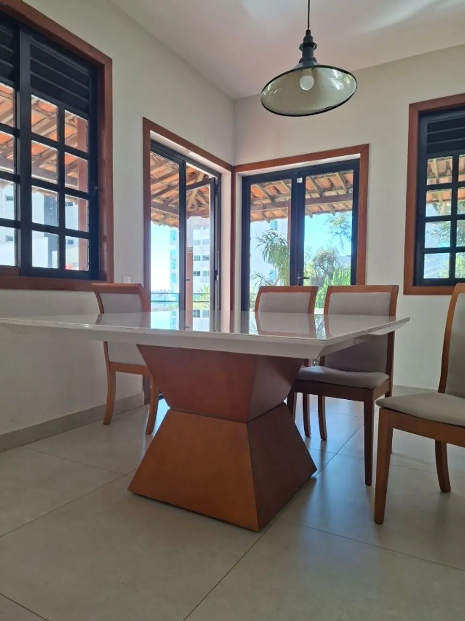 Mesa de jantar quadrada 1,40 x 1,40 com 6 cadeiras - Foto 3