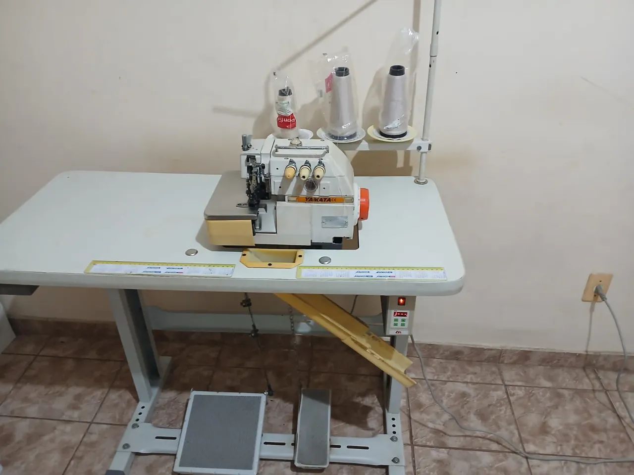 Maquina overloque 