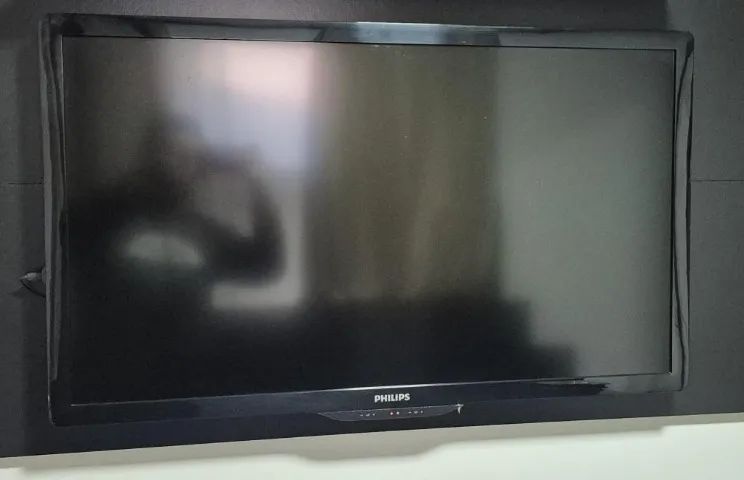 TV LED Philips 40" Full HD com Conversor Digital Integrado - Bivolt