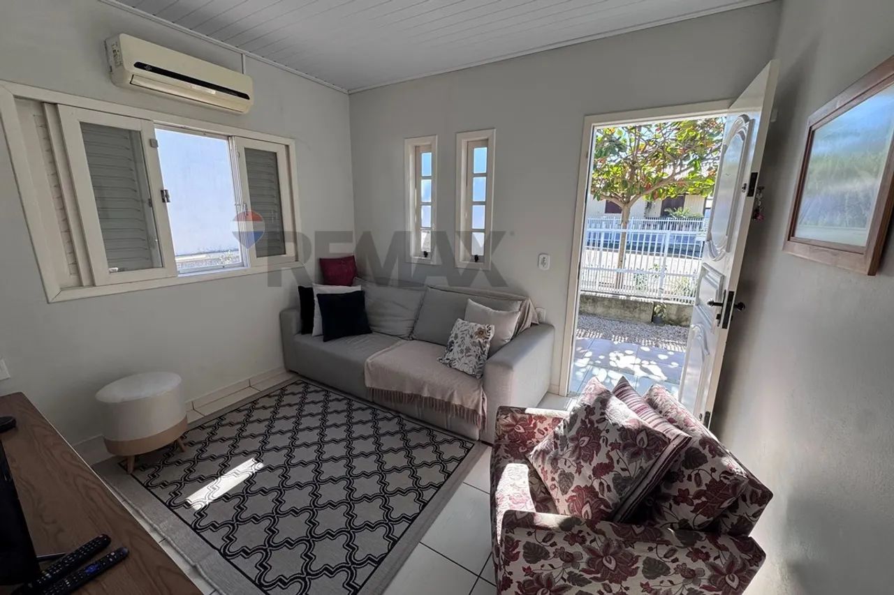 Casa com 2 quartos e edícula, aceita financiamento, Milanese em Criciúma - Foto 3