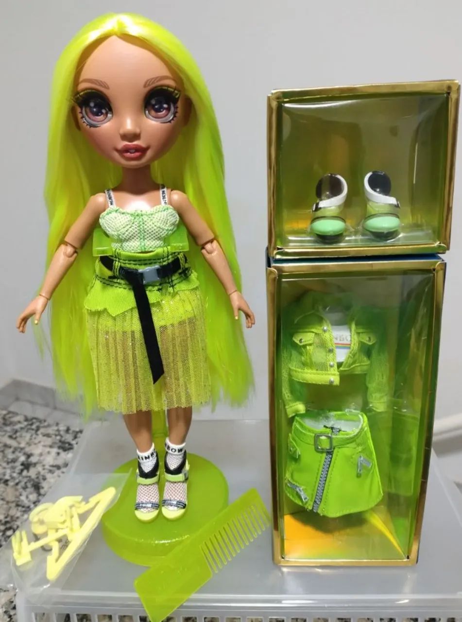 Boneca Rainbow High Karma completa. Leia descrição 