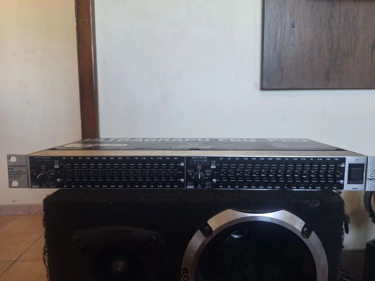 Equalizador Behringer FBQ-PRO 