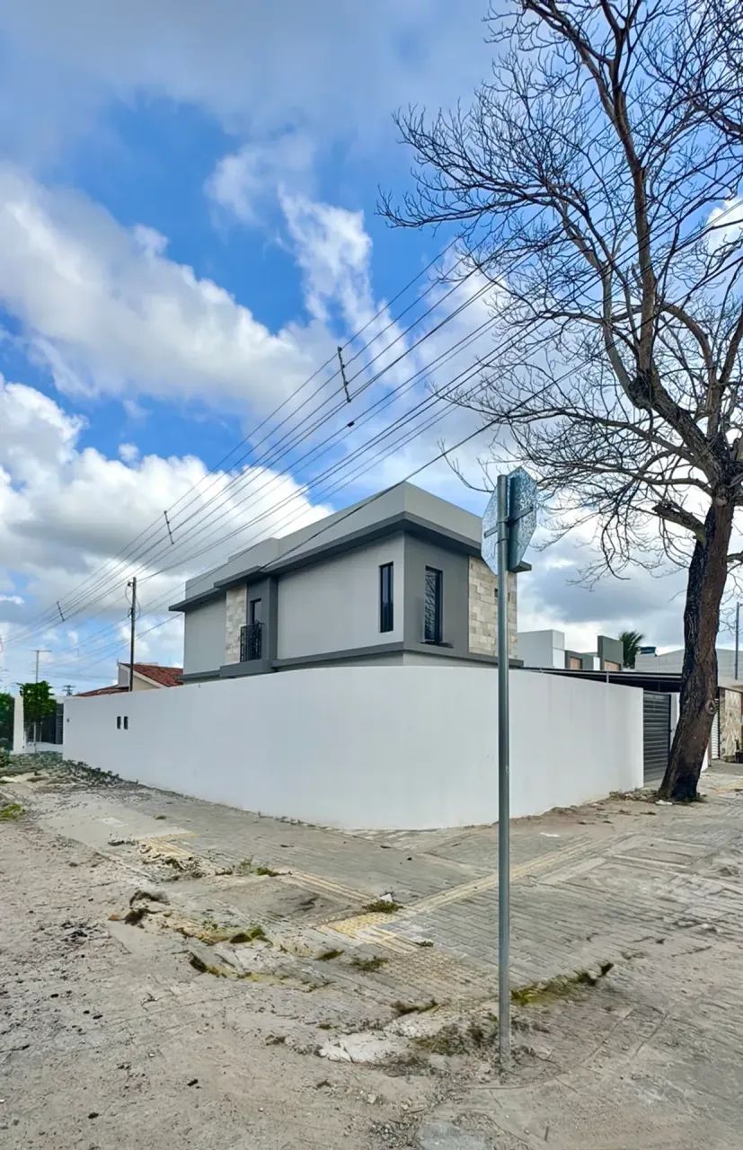 DUPLEX COM AREA PRIVATIVA EM U NO BAIRRO DAS INDUSTRIAS