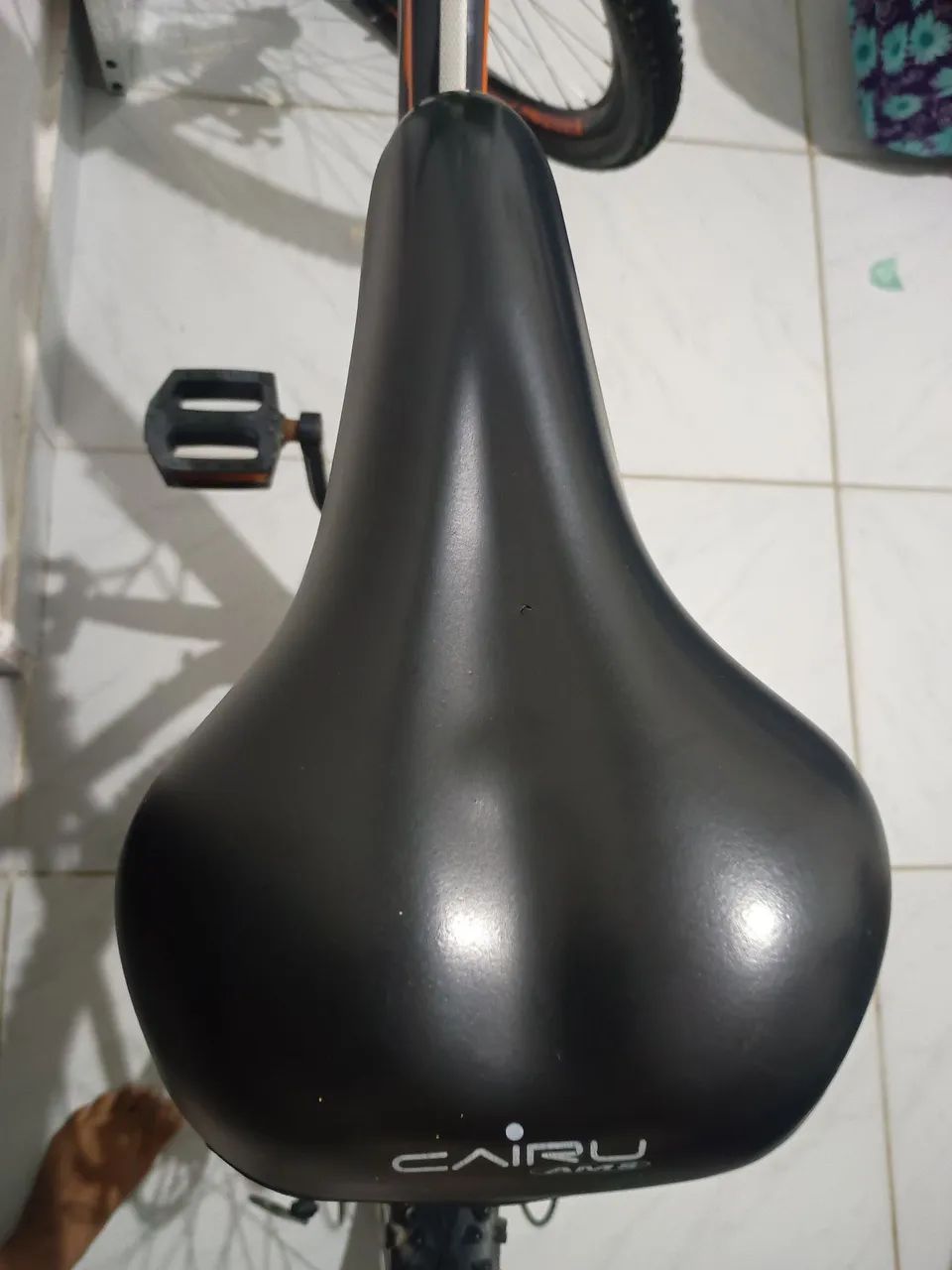 Vende-se uma bicicleta 