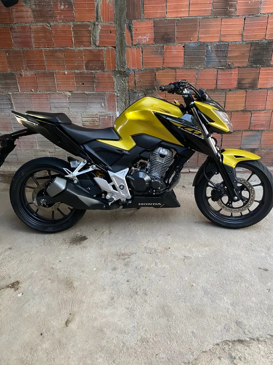 CB 300f 23/23  - Foto 2