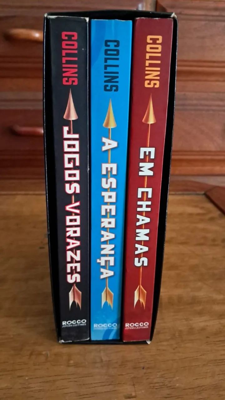 Trilogia de livros Jogos Vorazes - Foto 2