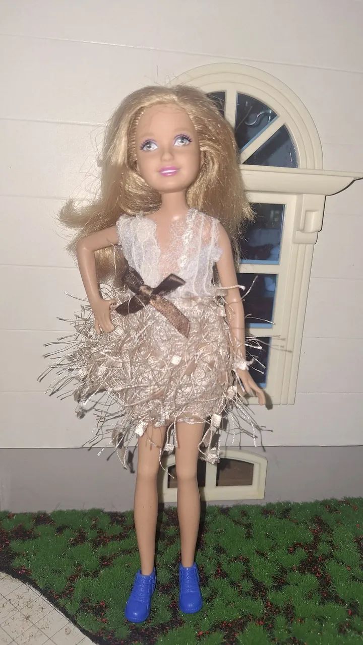 Boneca stacy irmã da Barbie mattel 2010 - Foto 2