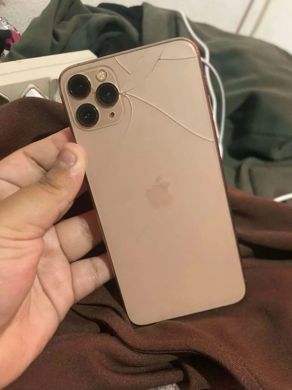 Iphone 11 pro max (troco) 