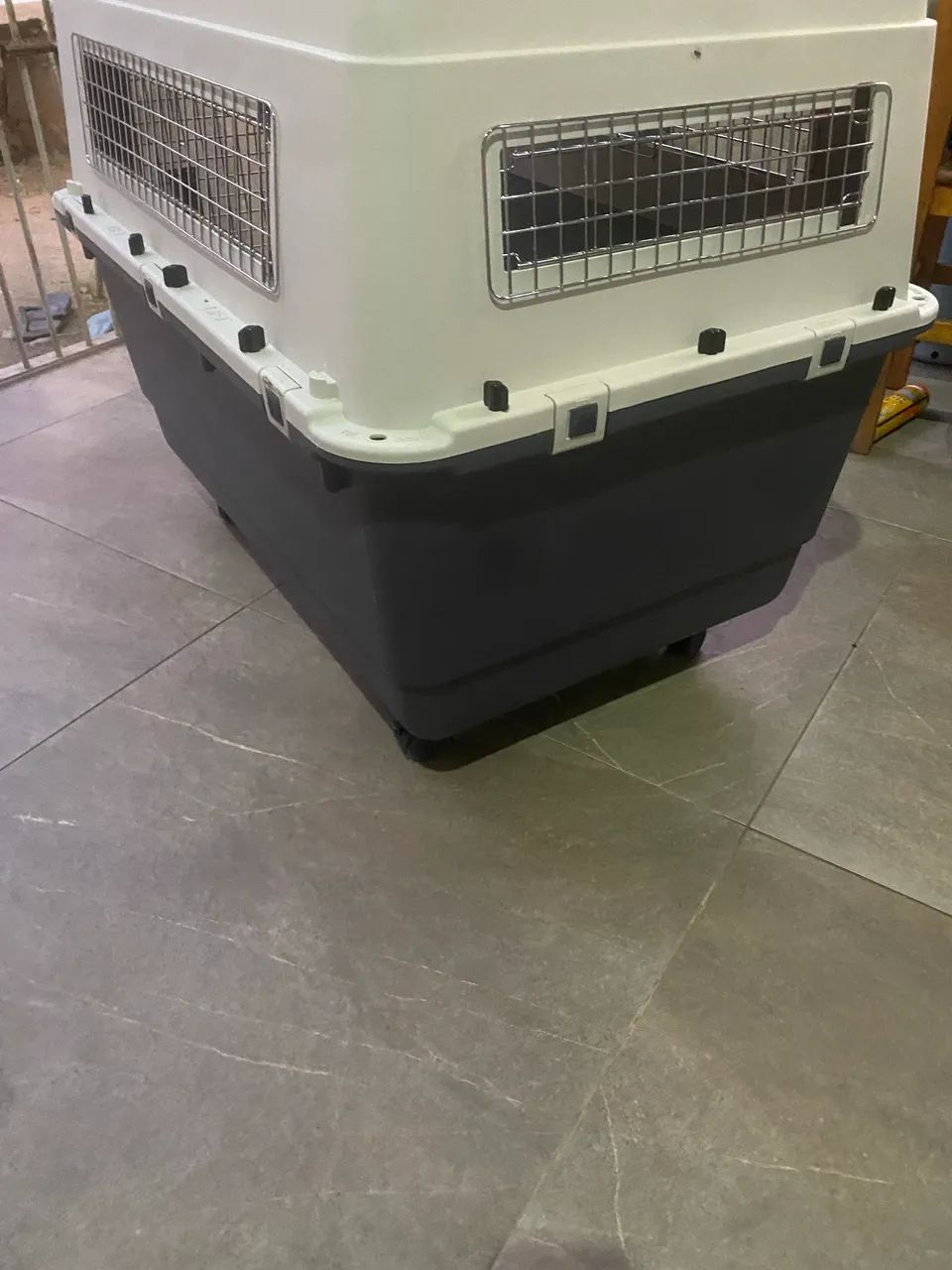 Caixa transportadora de cachorro grande nunca usada  - Foto 2
