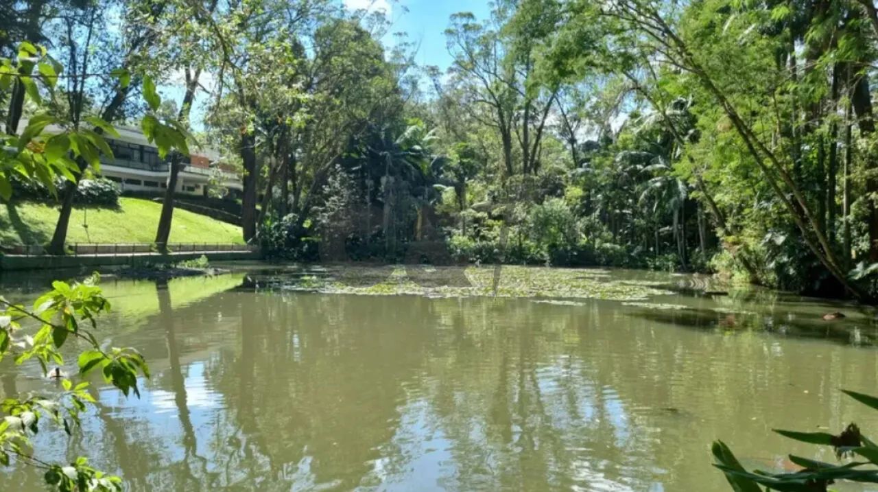 Casa de Condomínio - 5 Dormitórios (Suítes) para Alugar na Chácara Flora - São Paulo/SP