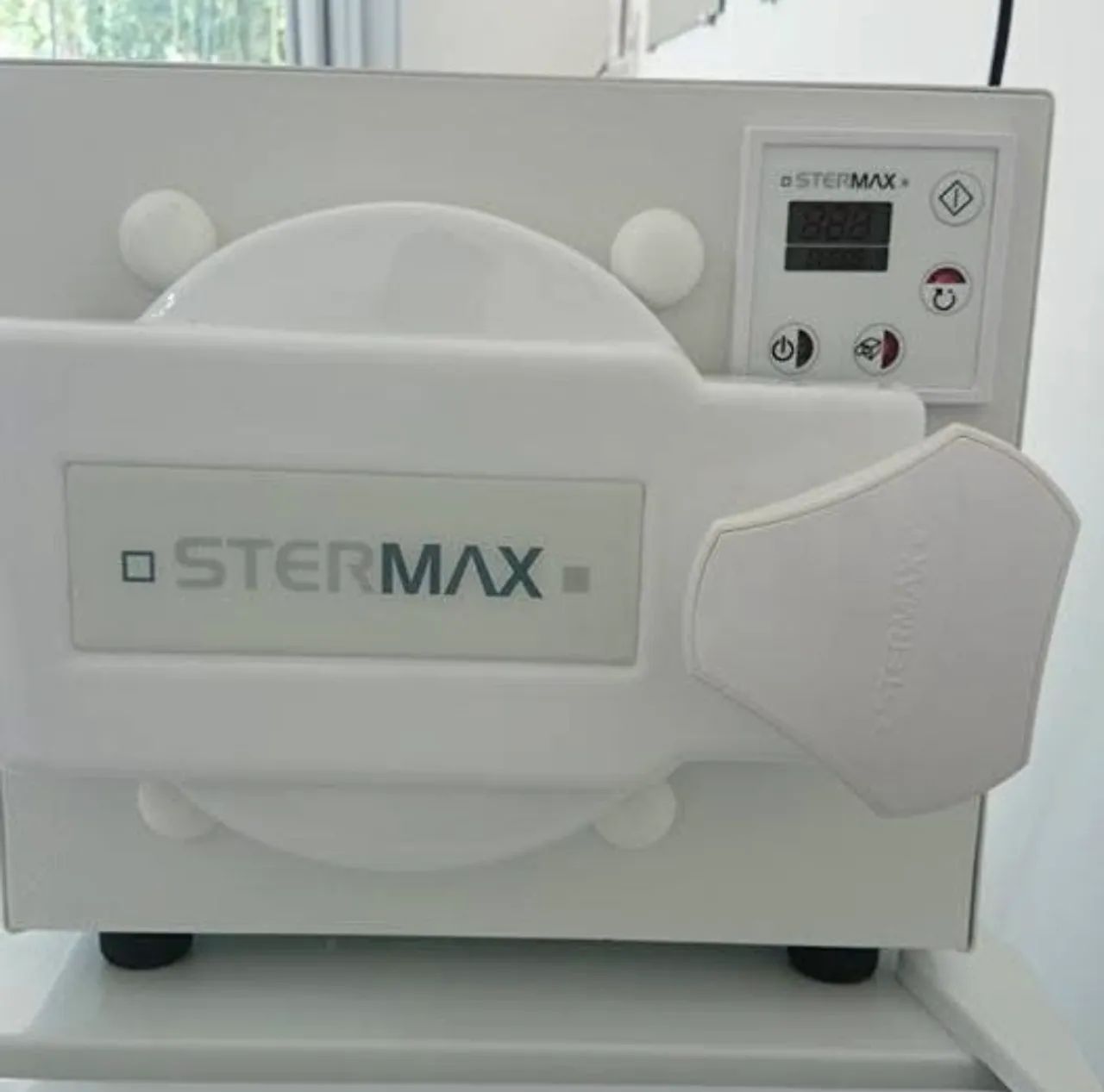 Autoclave Stermax compacta 7 litros 127V pouco uso