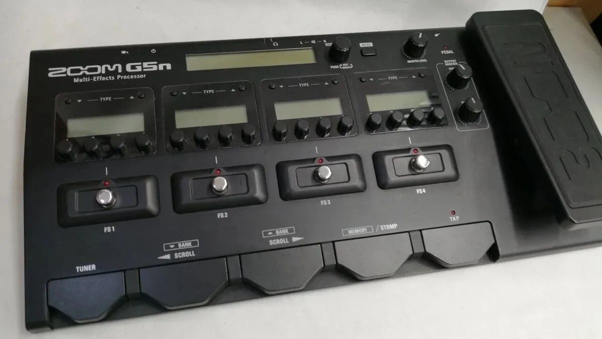 Pedaleira Zoom G5n
