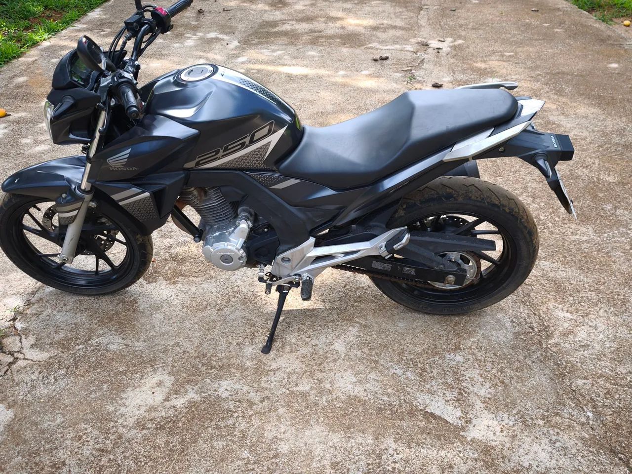 Moto em perfeito estado e com baixa quilometragem. - Foto 2