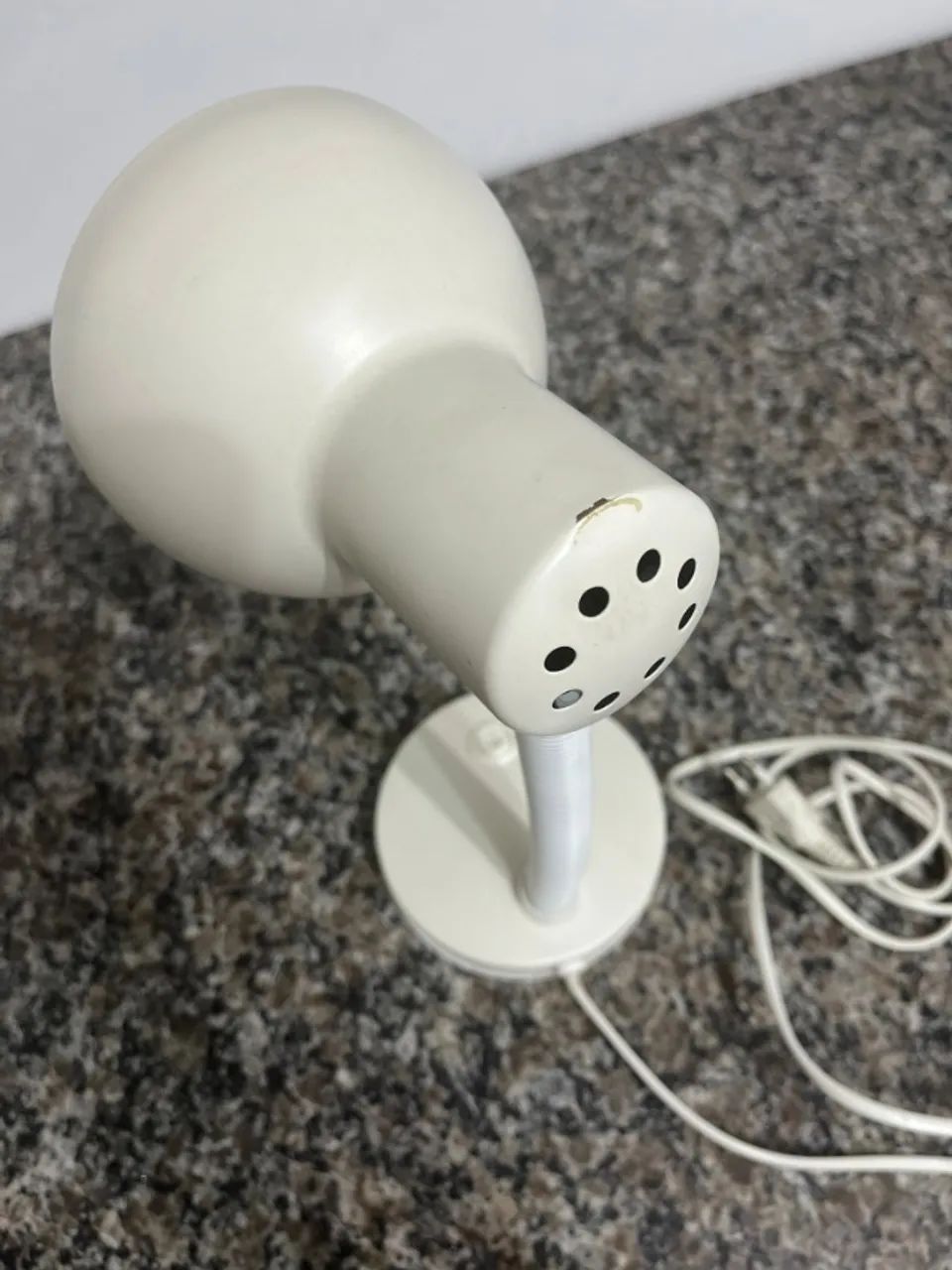 Luminária de Mesa Flexível Branca - Articulada e Funcional - Foto 4