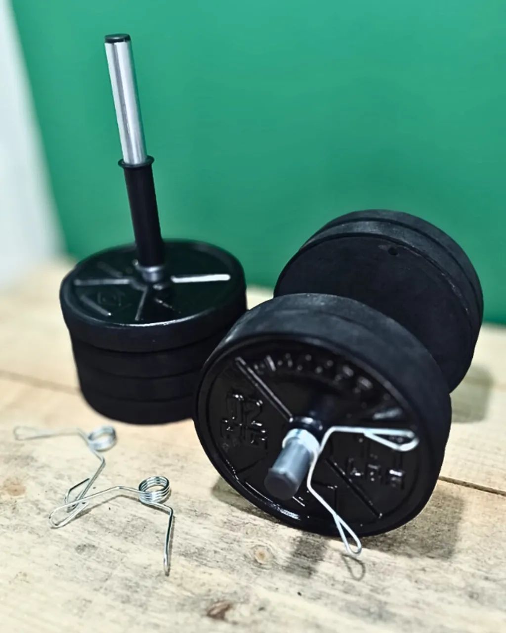 PAR DE HALTERES DE 8KG COM ANILHAS DE CONCRETO - Foto 5