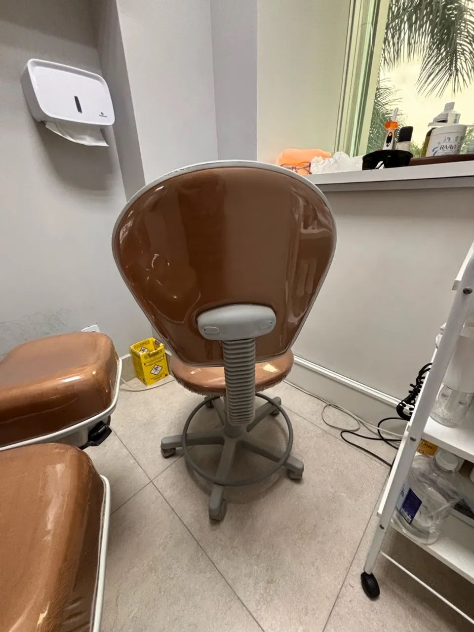Cadeira e mocho para podologia e estética  - Foto 5
