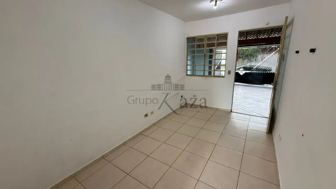 Oportunidade - Casa Térrea - Vila Monterrey - 2 Dormitórios - 60m².