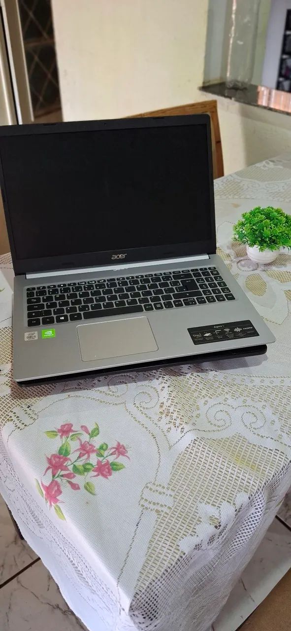 Vende-se notebook em ótimas condições. 