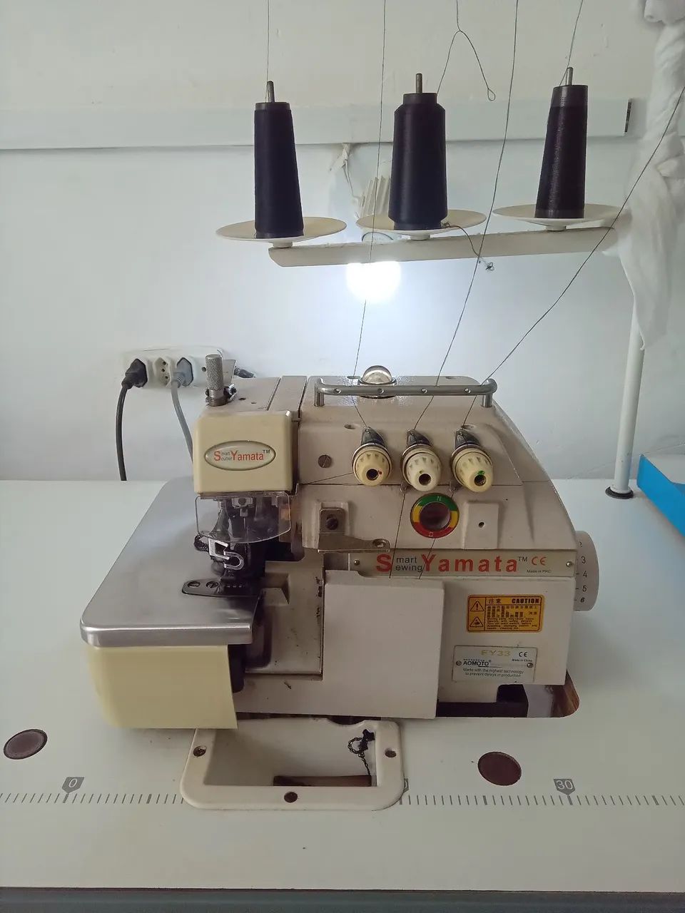 MÁQUINA OVERLOCK INDUSTRIAL 