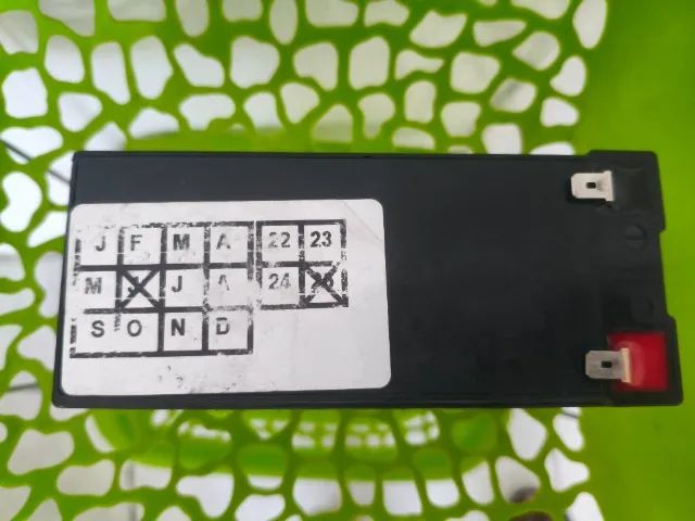 Esta é uma bateria Moura VRLA Estacionária, modelo 12MVA-7.  OLX OLX  +1 Ela é projetada p