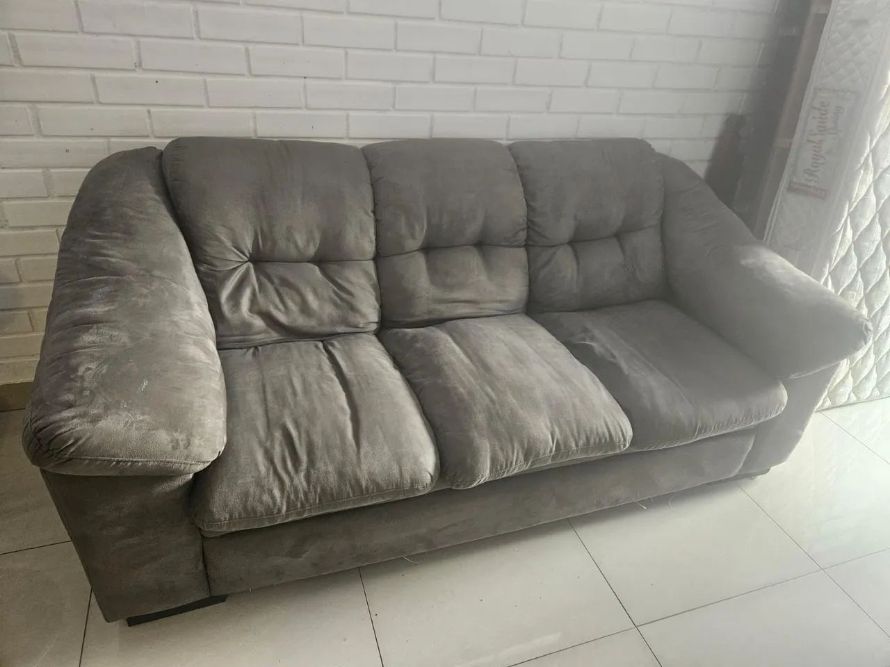 Sofá 2 e 3 lugares e cama solteira com colchão  - Foto 3