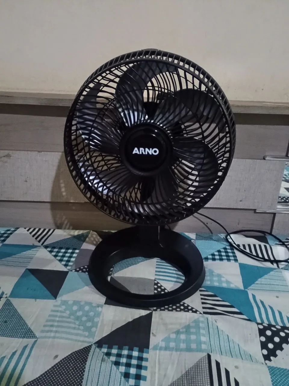 Ventilador Arno de 30cm de 6 palhetas e 127V