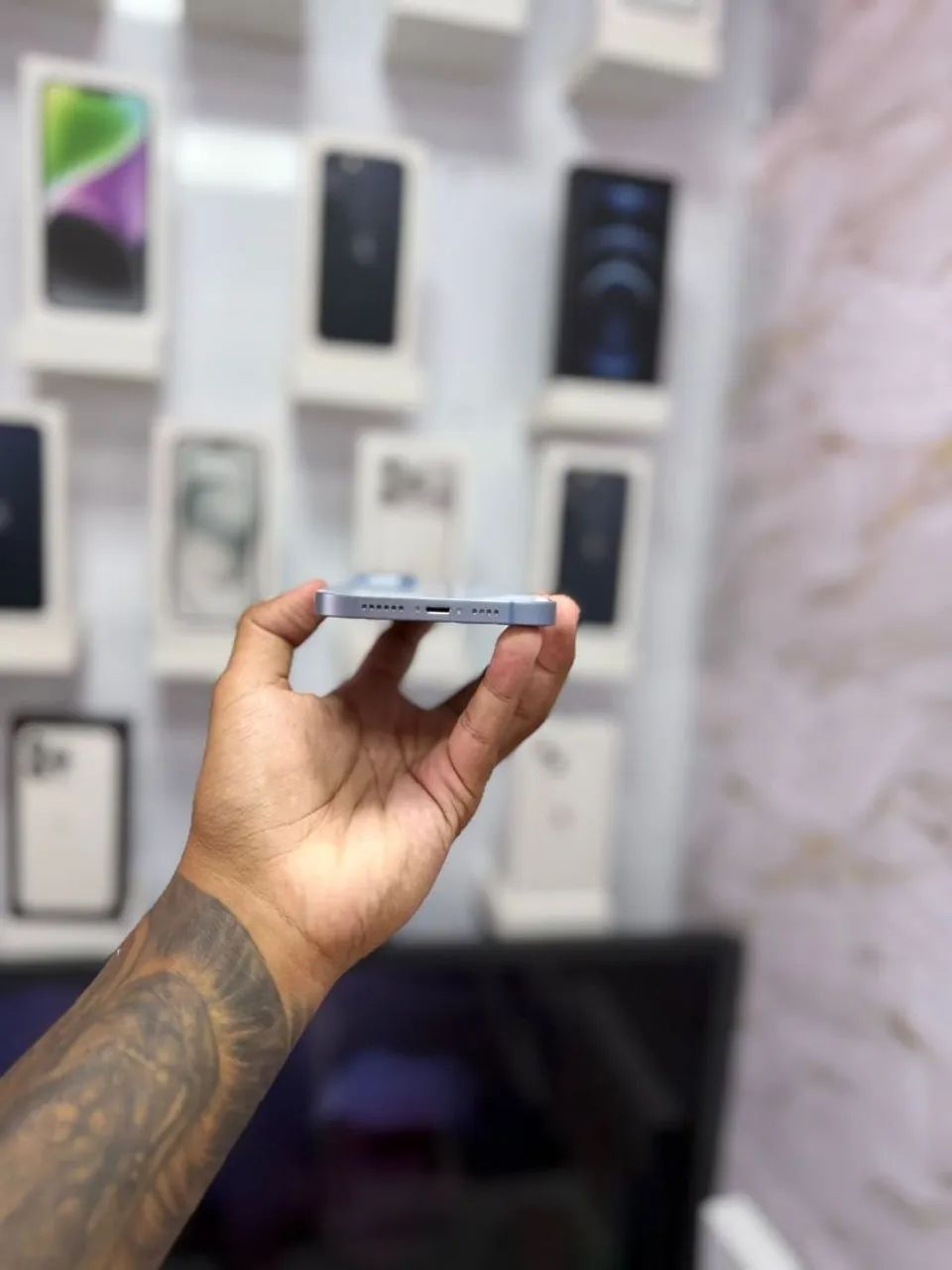 IPHONE 14 PLUS 128GB<br>R$ 2.699,00 MUITO LINDO - Foto 4