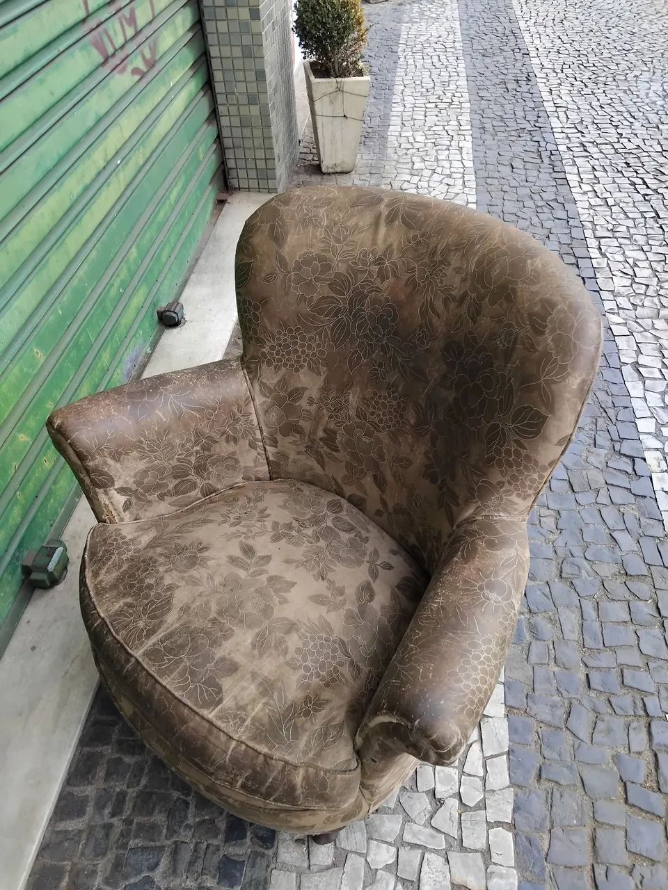 2 poltronas chipandelle antiga no estado