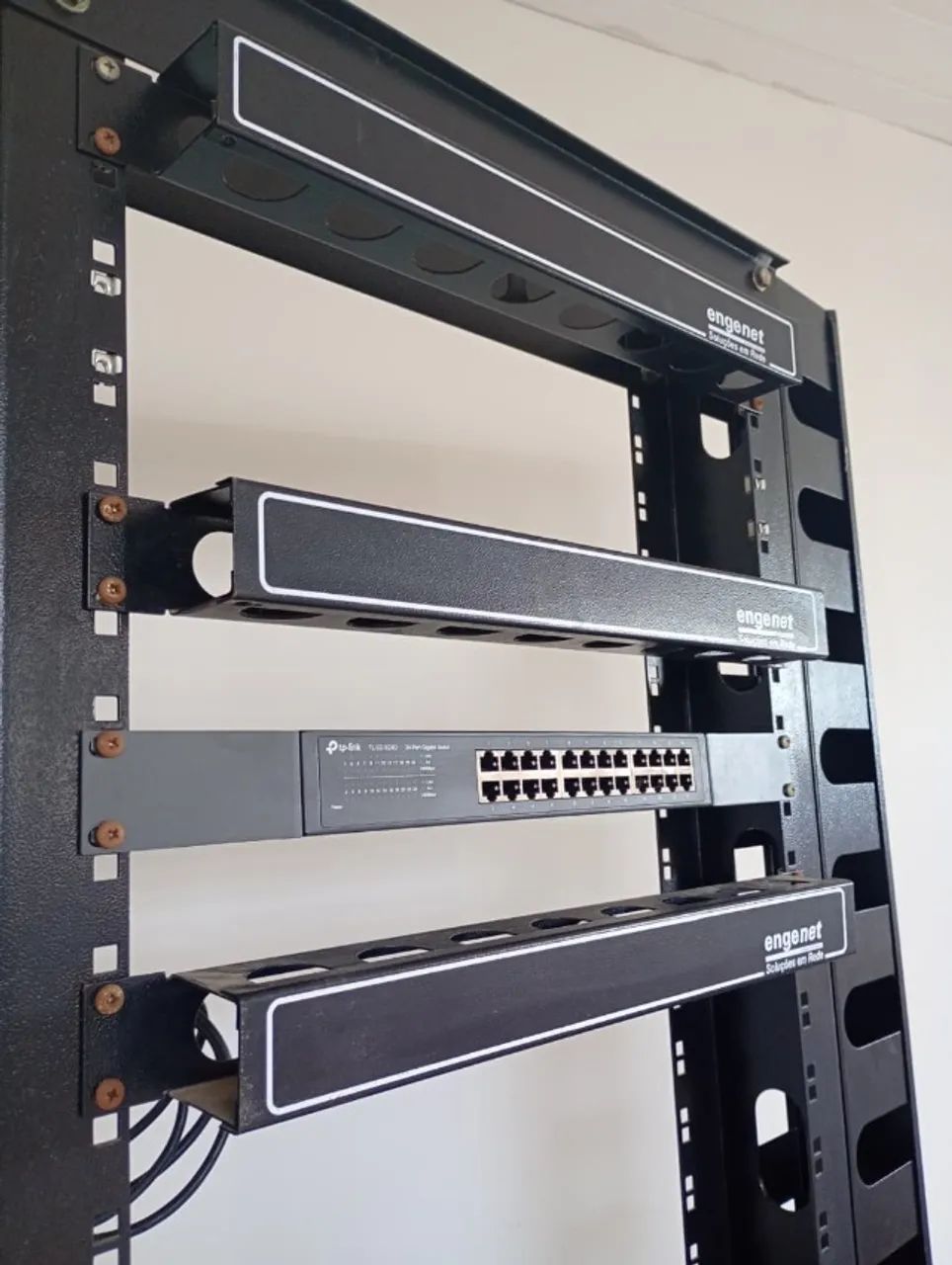 Rack Aberto de Piso TI 19" Completo + Switch TP-Link 24p Gigabit + Acessórios - Foto 2