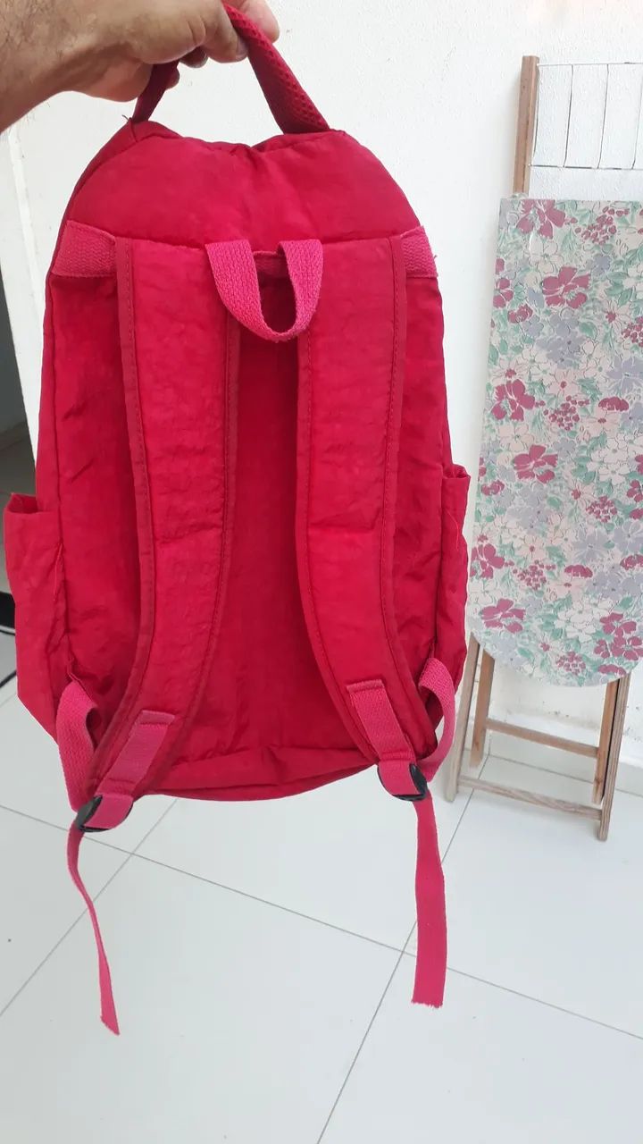 Vendo uma mochila e uma tabua de gomar - Foto 2