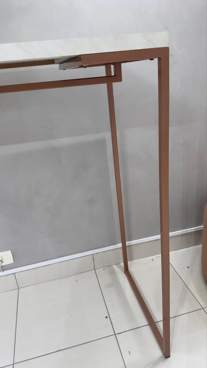 Mesa Atendimento Comercial com Cabideiro  - Foto 4