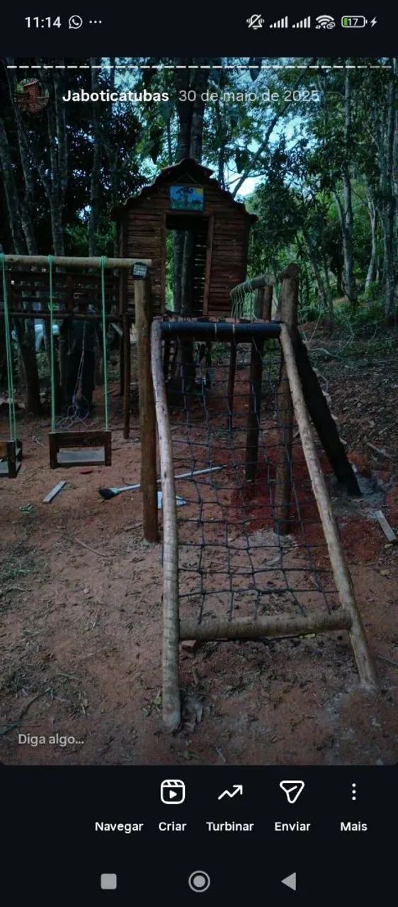 Casinha feita em volta da árvore com playground embutido completo - Foto 4