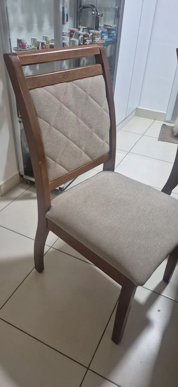 Mesa De Madeira Com 8 Cadeiras - Foto 3