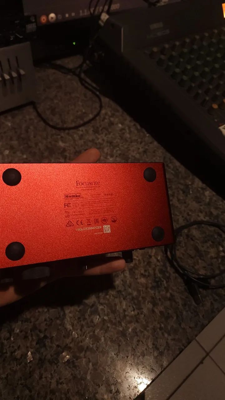 Interface de áudio Focusrite 2i2 3gen - Foto 3