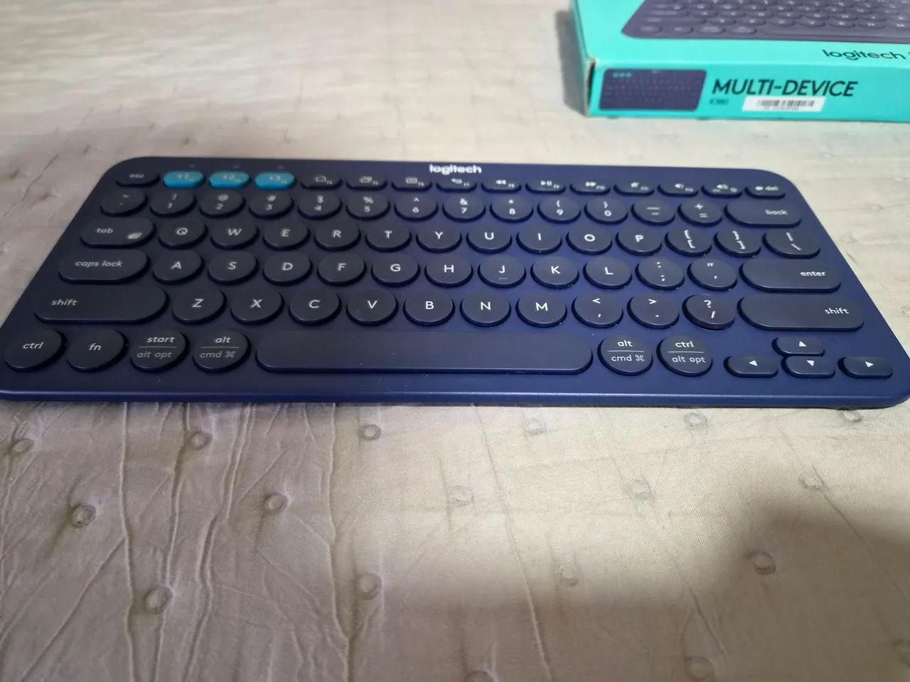 Teclado Logitech K380 Multi-Device sem fio Azul - Foto 2