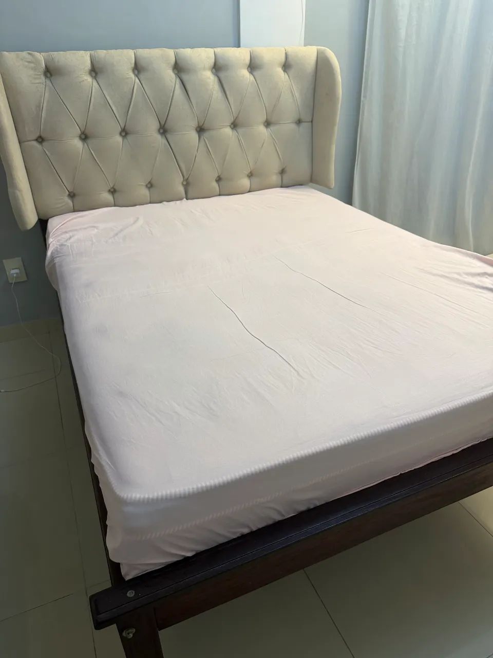 CAMA DE MADEIRA COM CABACEIRA E COLCHÃO  - Foto 2