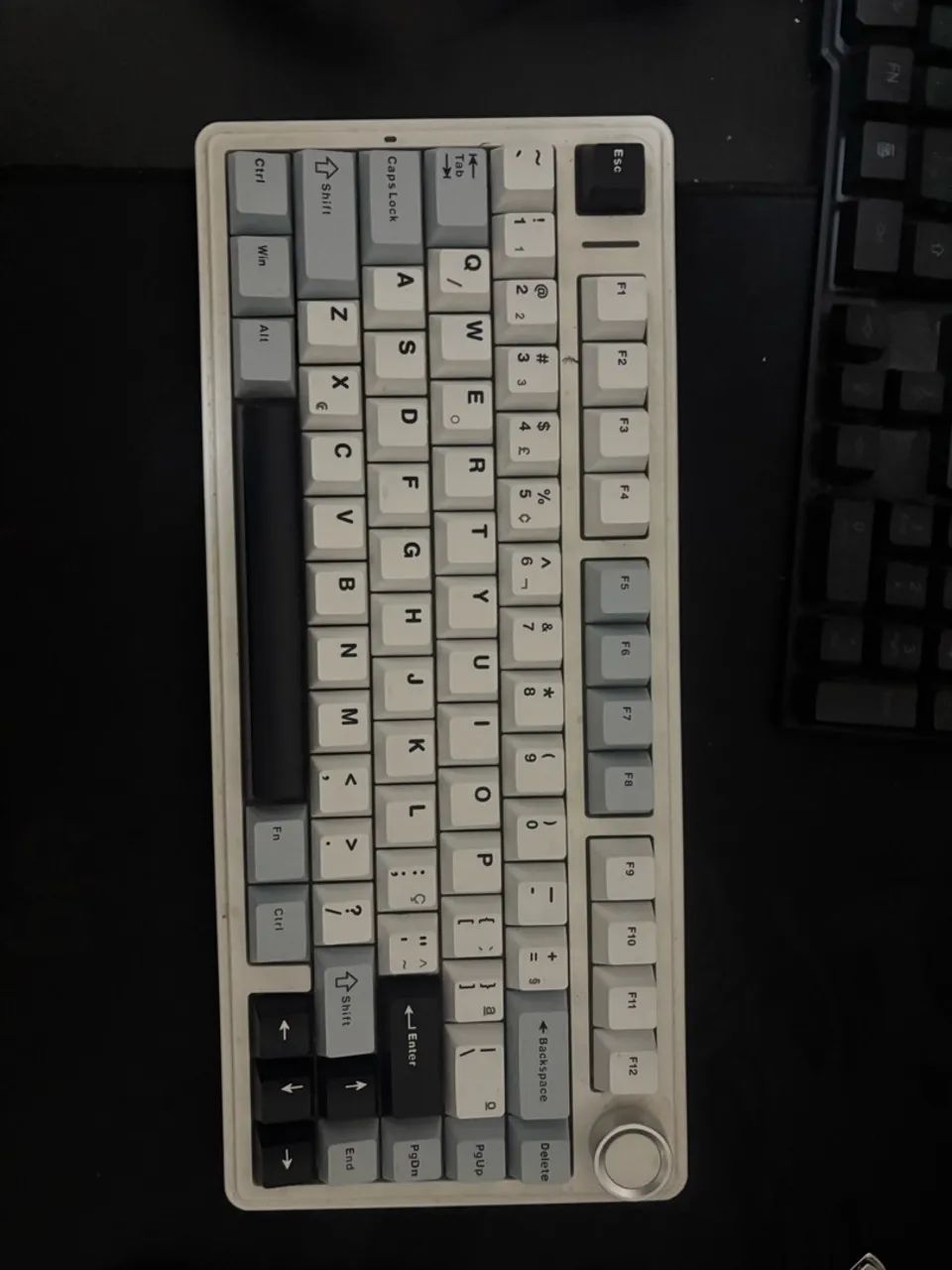 TECLADO AULA F75 FUNCIONANDO PEFEITAMENTE