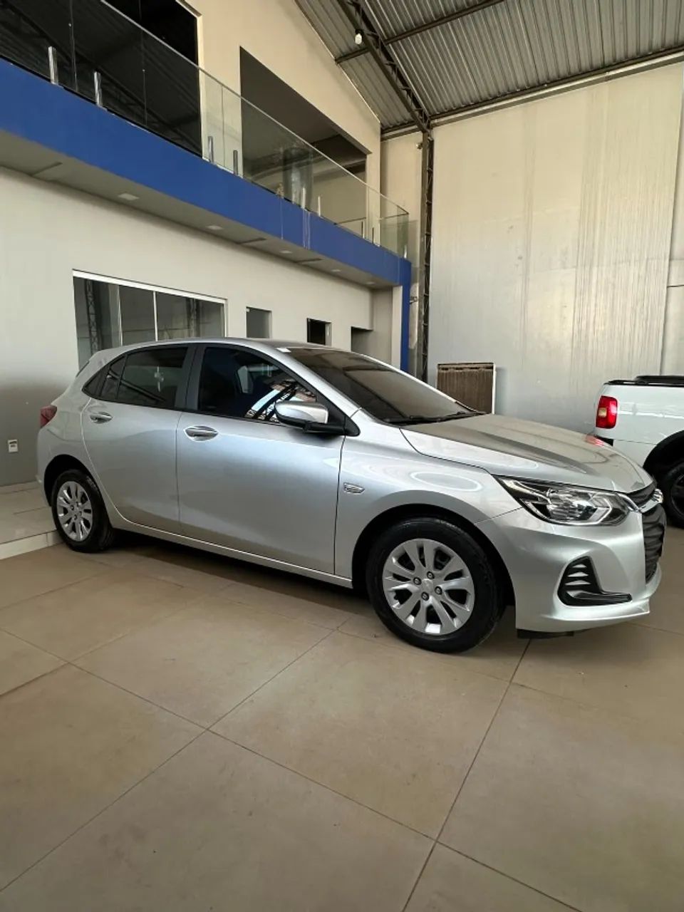 Chevrolet Onix Hatch LT 1.0 12V Flex Mec. 4P 2023 - Foto 4