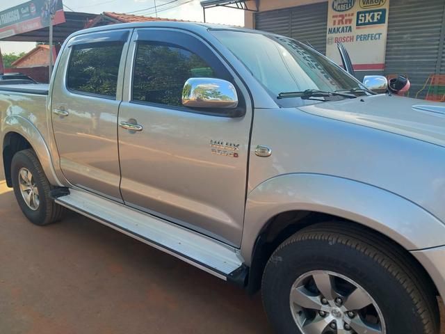 Hilux 10/10 SRV Diesel 4x4 automática. Muito Conservada! - Foto 2