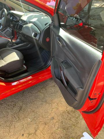 Vendo/troco/financio lindo onix 2014/ 1.0 completo - Foto 9