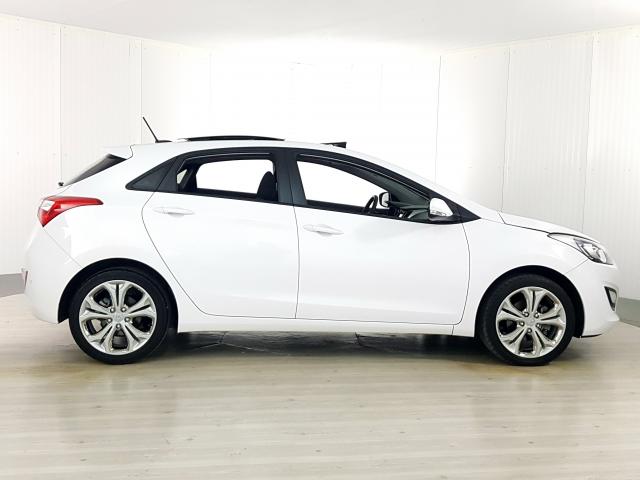 Hyundai i30 Serie Limitada 1.8 16V Aut. 5p - Branco - 2015 - Foto 4