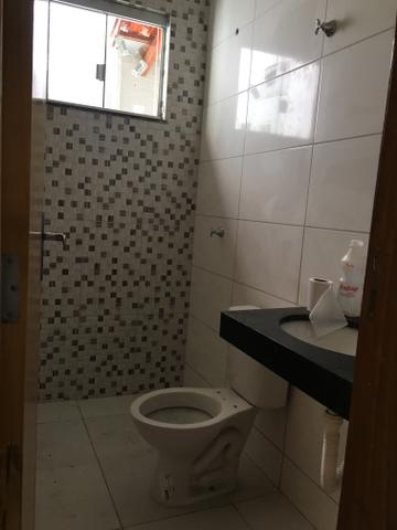 Carolina Parque Casa com varanda na frente com dois quartos sendo um suíte com ducha - Foto 5