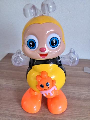 Abelhinha, sapinho e coelhinho