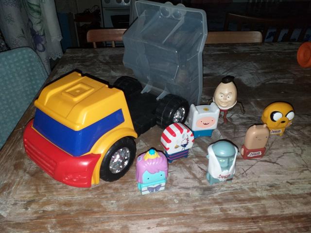 Carrinhos e bonecos - Foto 4