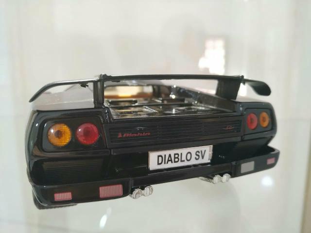 Lamborghini Diablo SV 1:18 - Foto 4