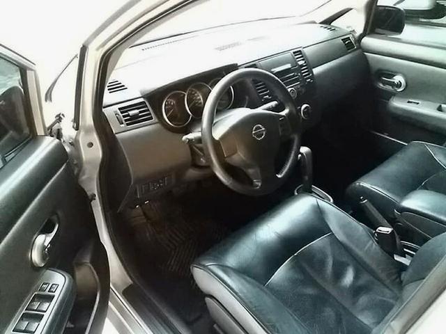 02 nissan tiida 1.8 SL flex completo com bancos em couro - Foto 3