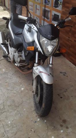 *4//vendo essa moto CB 300 ano 2010 - Foto 2