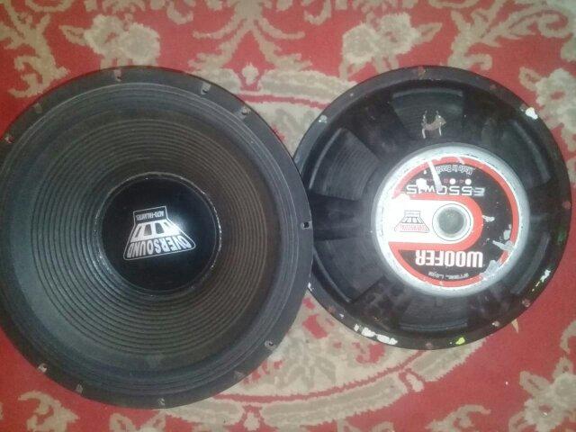 Vendo ouvesound 550rms reparos originas 15 polegada